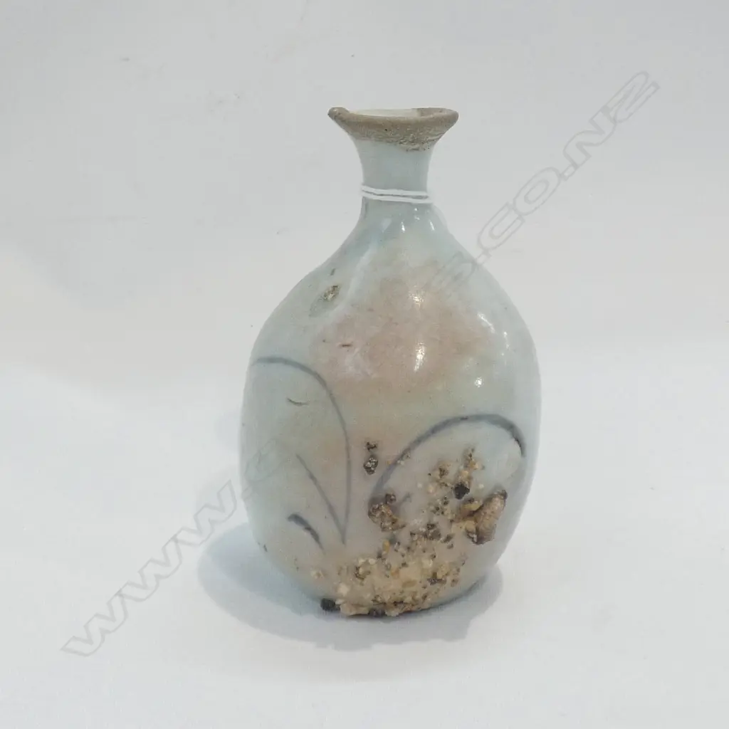 SMALL JAPANESE YAKIMONO VASE & LACQUER USUKI (TEA CADDY) Image 1++