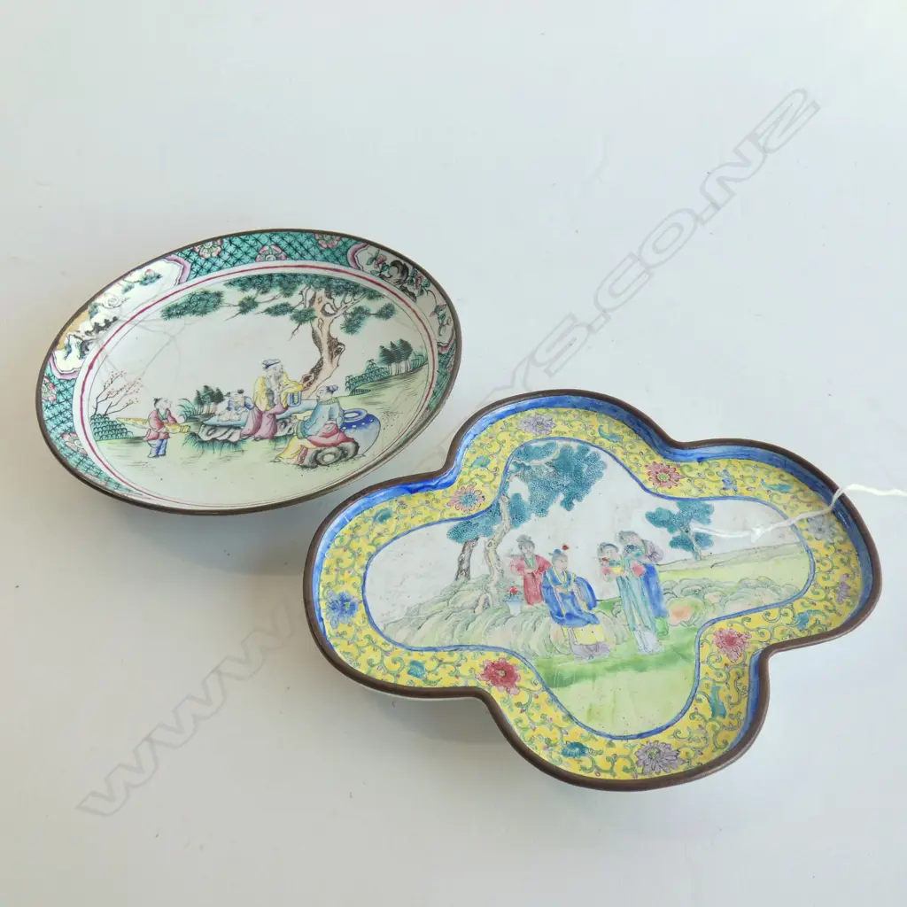2 CANTON ENAMEL SAUCER DISHES. Image 1++