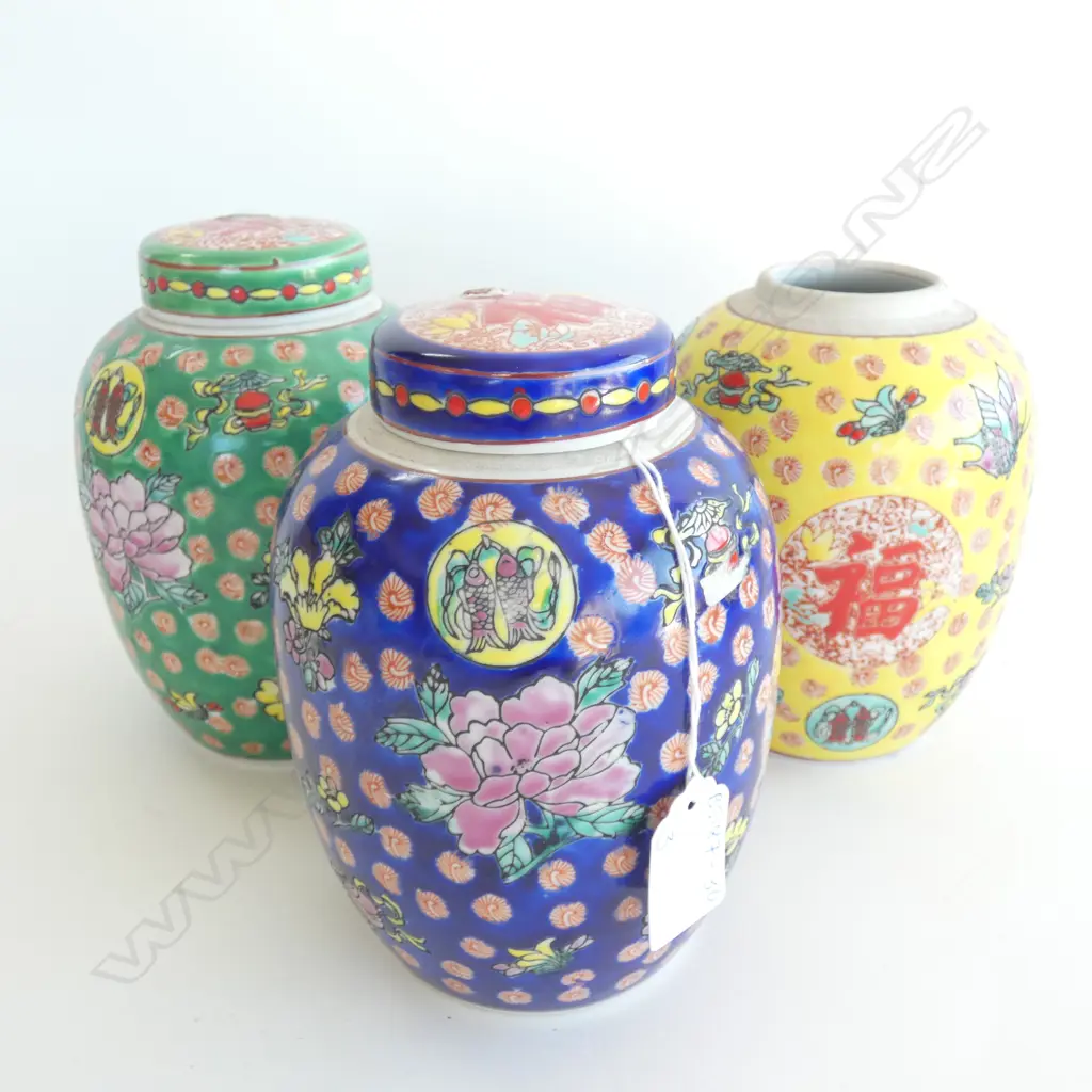 3 FAMILLE ROSE TALL GINGER JARS; BLUE /GREEN & YELLOW (YELLOW HAS NO LID)  H165MM Image 1++