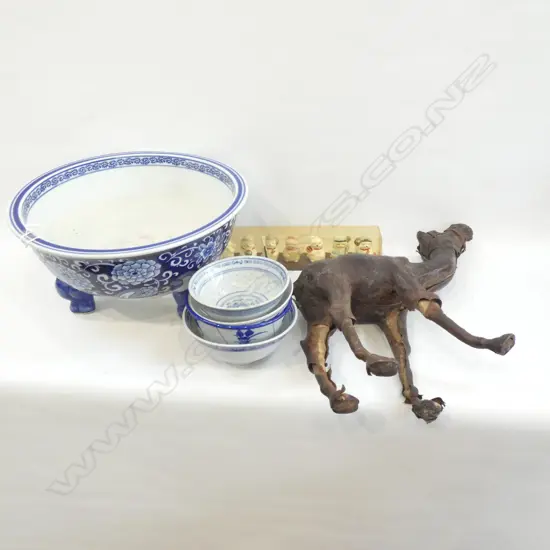 LG BLUE & WHITE 3 LEGGED BOWL (DIA 293MM) + CONTENTS INCL LEATHER CAMEL ETC..