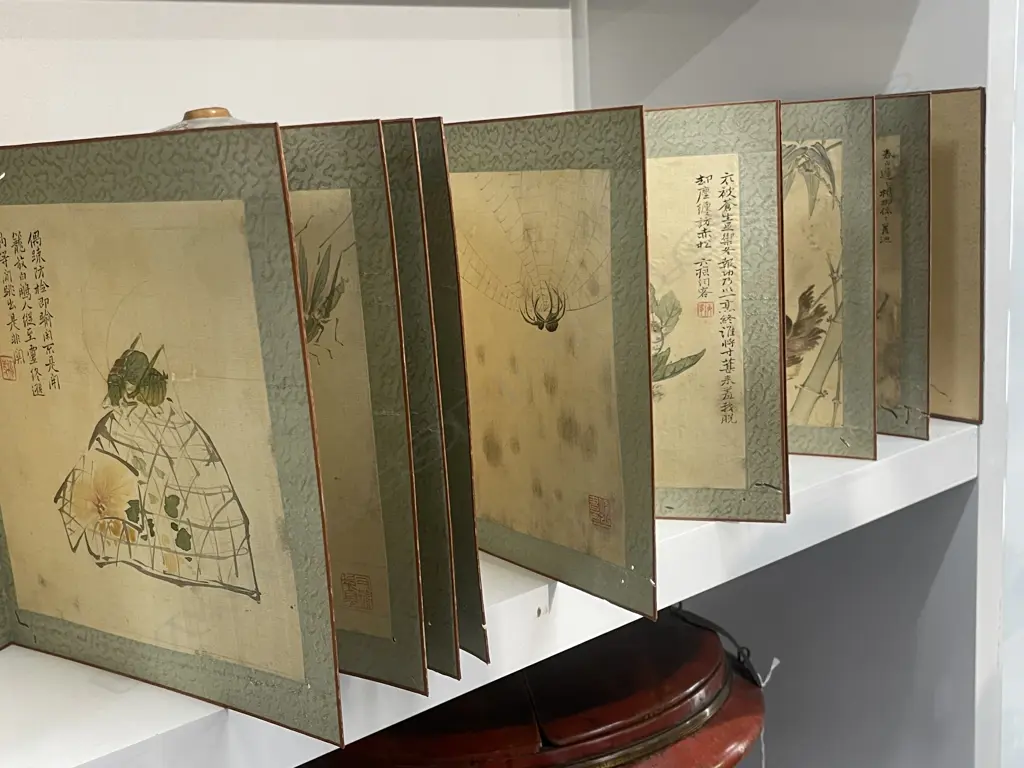 JAPANESE ALBUM OF WATERCOLOUR NATURE STUDIES  Image 1++