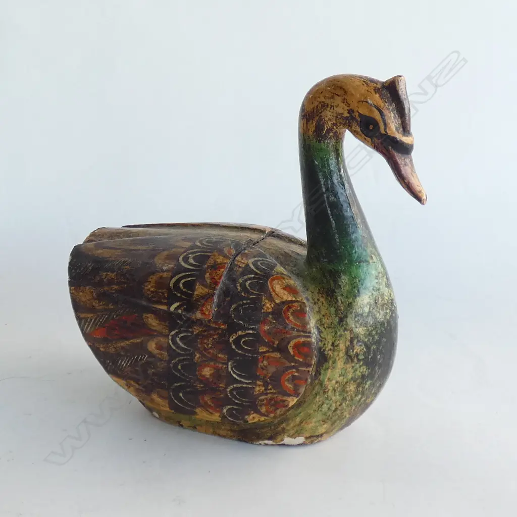 OLD CARVED PAINTED WOODEN DUCK LIDDED BOX  L 235 Image 1++