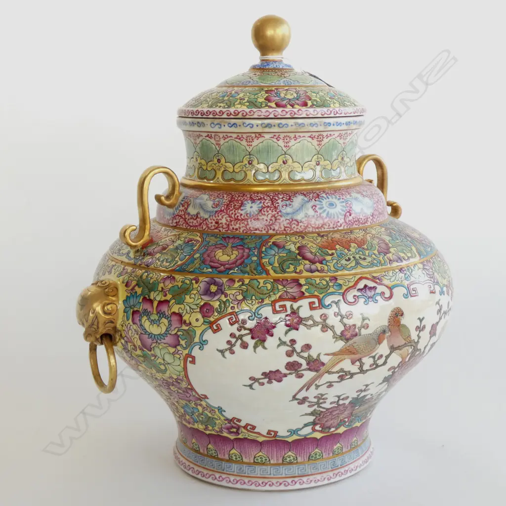LGE CHINESE ANTIQUE STYLE POLYCHROME LIDDED URN Image 1++