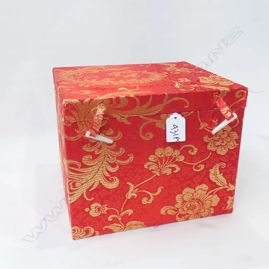 ORIENTAL RED VASE WITH TIGERS - IN ORIGINAL BOX H 200MM Image 1++