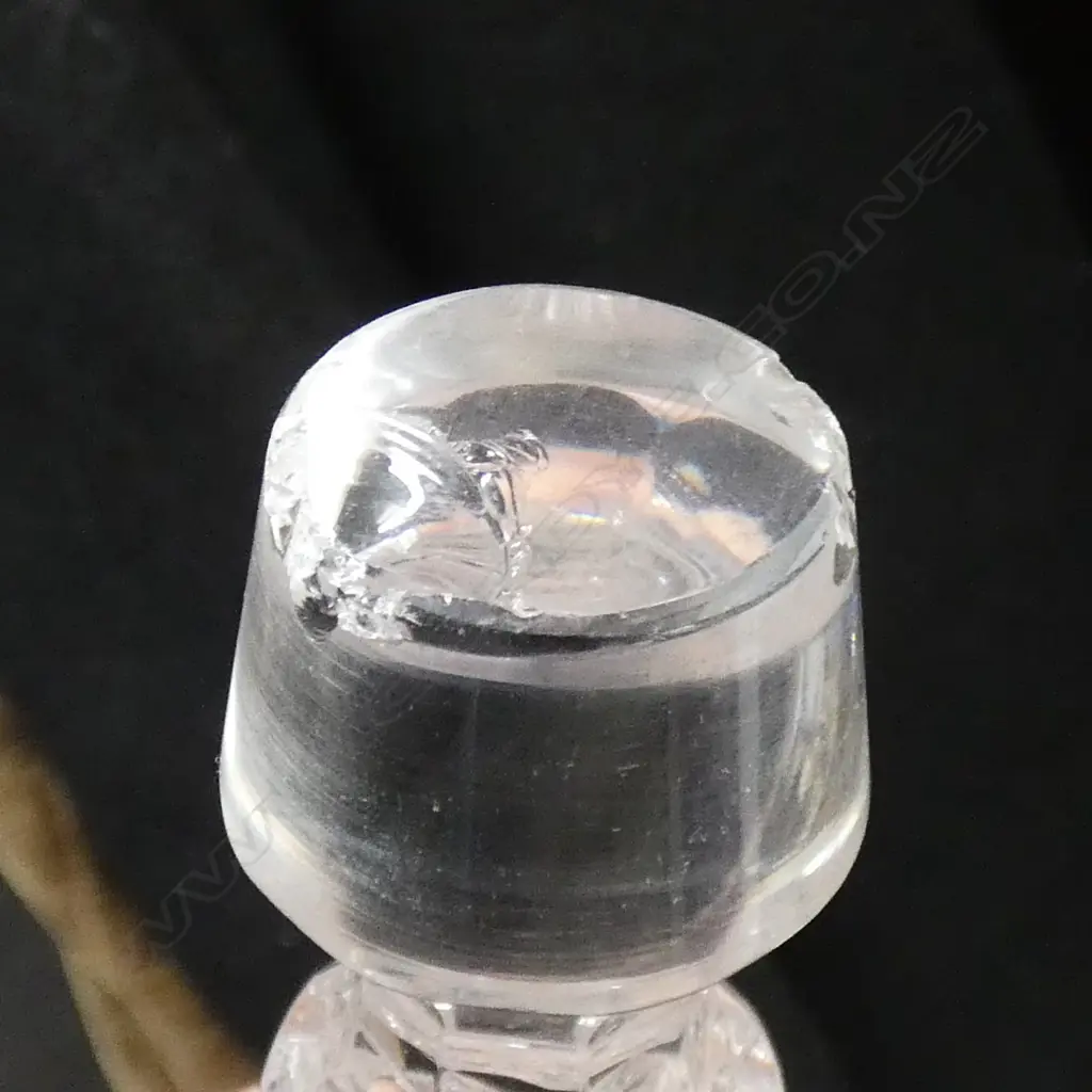 LG CUT GLASS DECANTER H 345MM Image 1++
