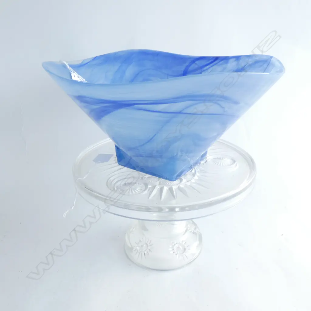 2 VINTAGE GLASS ITEMS. BLUE SWIRL BOWL + MOULDED TAZZA Image 1++