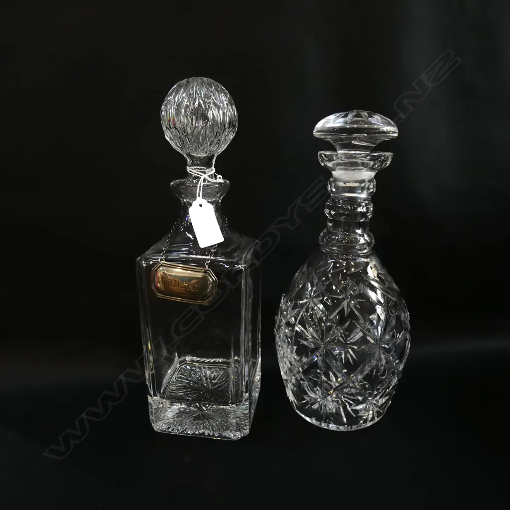 2 CRYSTAL DECANTERS H.275mm Image 1++