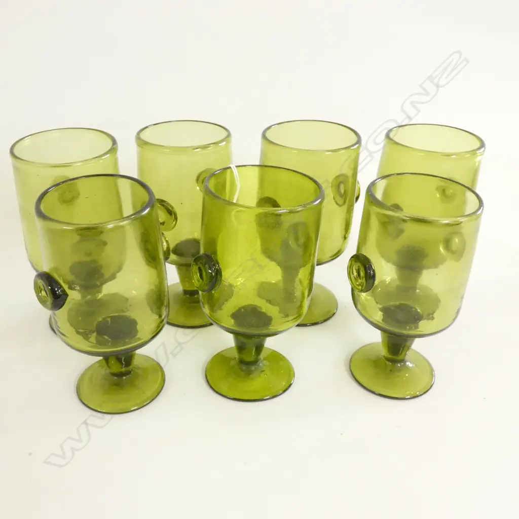 7 GREEN GLASS WINE GOBLETS H. 145MM Image 1++