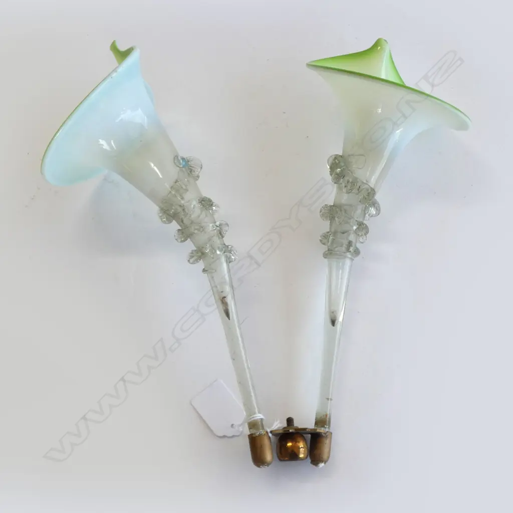 PR OF VICT  GLASS EPERGNE FLUTES L 285 MM Image 1++