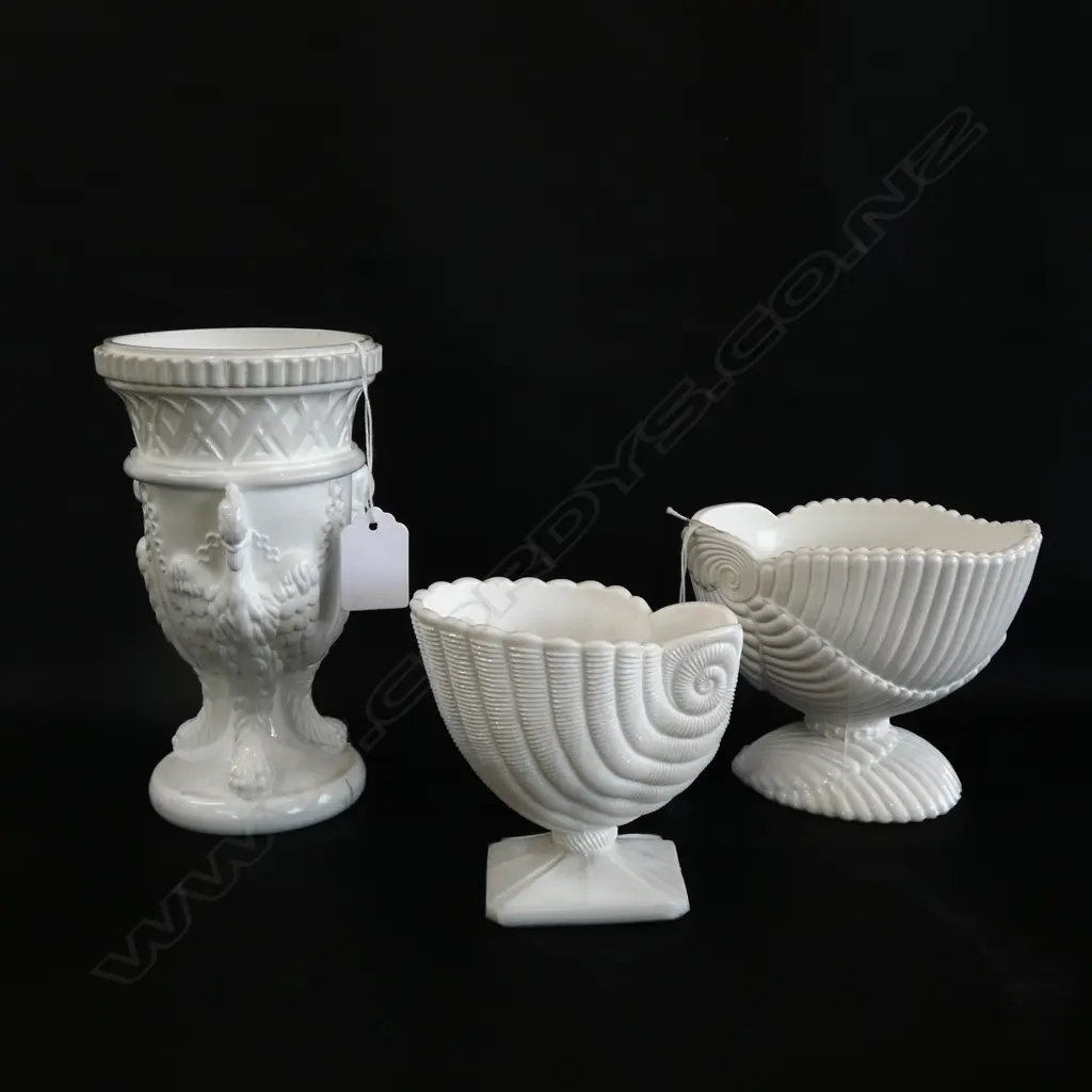 3 ASST VINTAGE WHITE GLASS VASES; 2 SNAIL SHAPE & ONE W BIRDS H. 170MM Image 1++