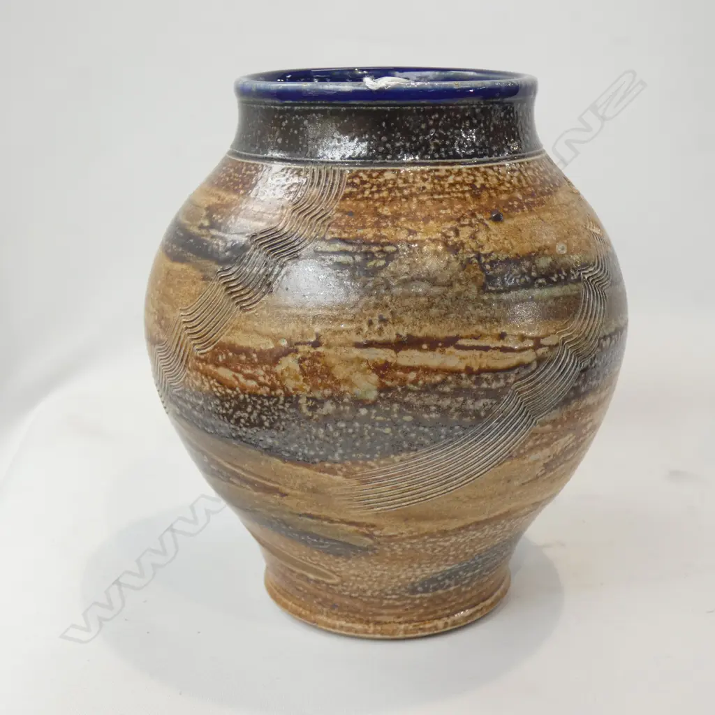 POTTERY VASE - INCISED ON BASE H. 210MM Image 1++