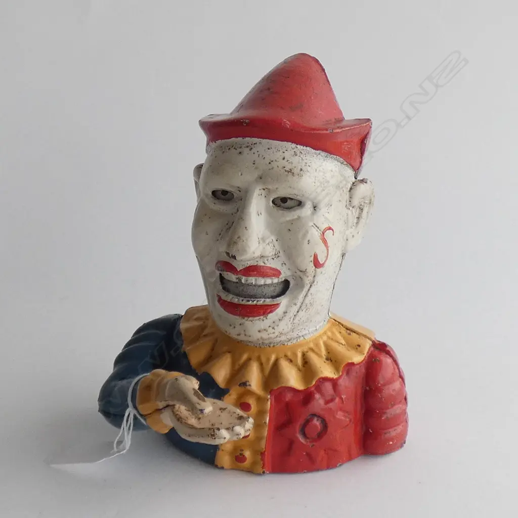 VINTAGE CAST IRON JESTER MONEY BOX H.180mm Image 1++
