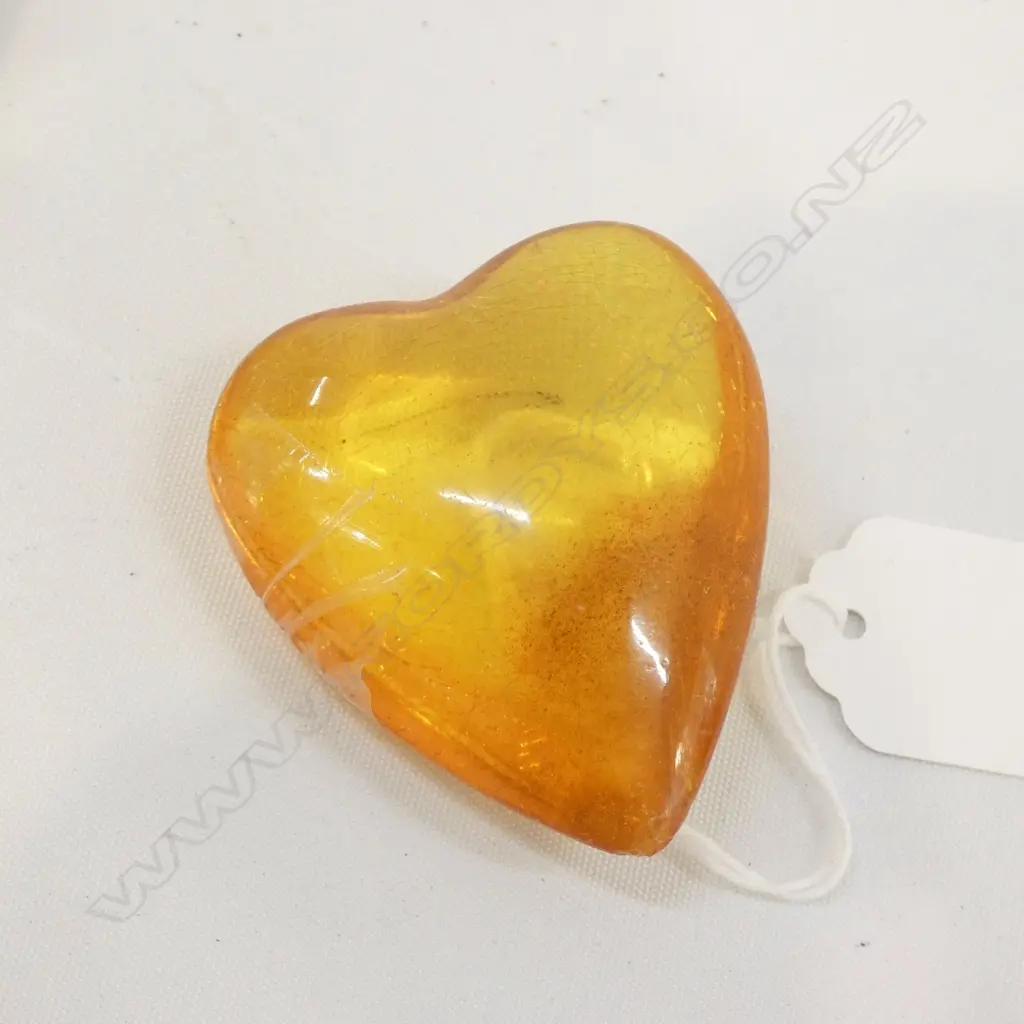 KAURI GUM HEART SHAPED PENDANT 26 GRAMS H.55mm Image 1++