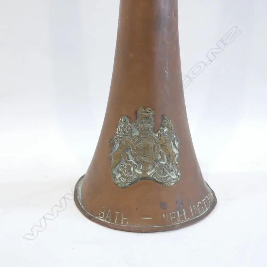 VICTORIAN COPPER COACHING HORN, BATH WELLINGTON w BRASS CREST L 1140MM Image 1++