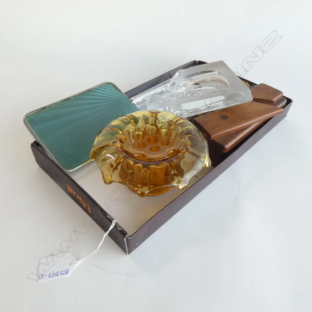 SM TRAY COLLECTIBLES; BRUSH & MIRROR / WOODEN BOX / CRISTAL D'ARQUES ETC.. Image 1++