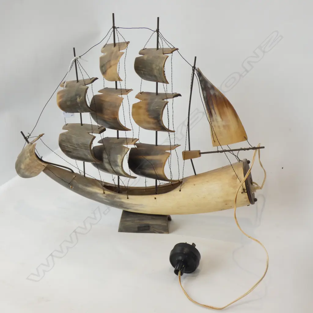 VINTAGE HORN SAIL BOAT LAMP H.350mm Image 1++