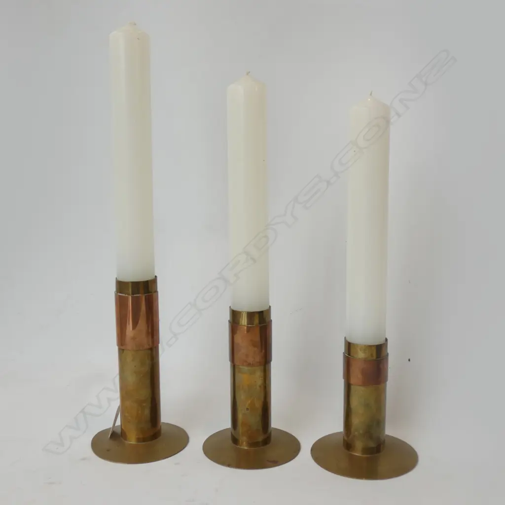 SET 3 GRADUATED BRASS & COPPER CANDLE HOLDERS W CANDLES LARGEST H. 165MM Image 1++