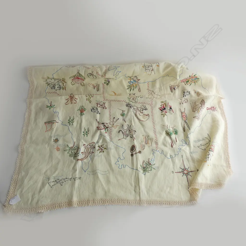 OLD LINEN TABLECLOTH EMBROIDERED W MAP AUSTRALIA /FLORA & FAUNA  Image 1++