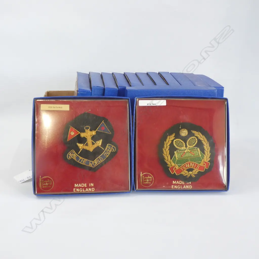 BOX 14 INDIV. BOXED CLOTH ENSIGNIA REPO BADGES Image 1++