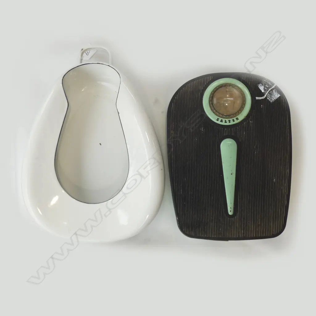 SWEDISH ENAMEL BED PAN & RETRO SALTER BATHROOM SCALES  Image 1++