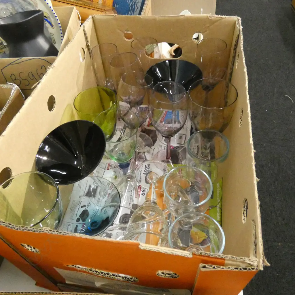BOX LOT ASST. WINE GLASSES  Image 1++