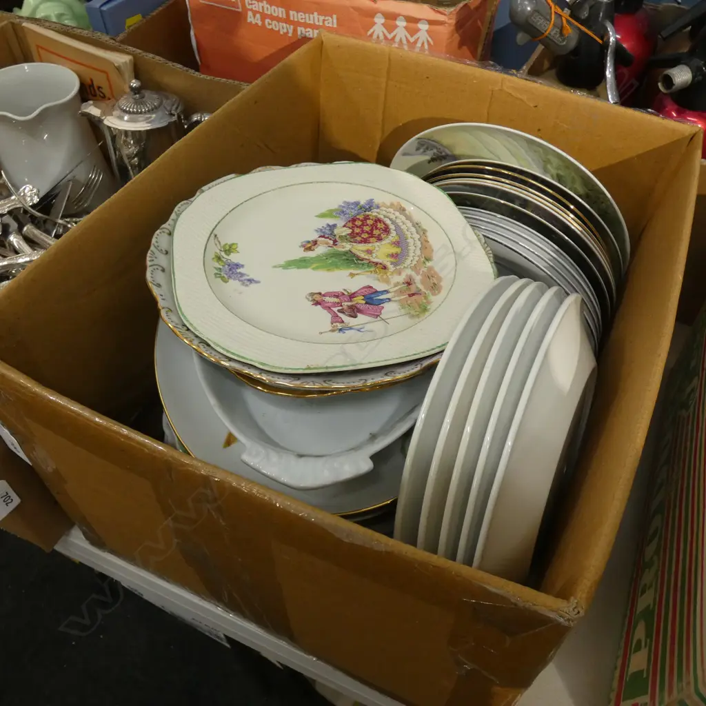 BOX LOT ASST. PLATES Image 1++