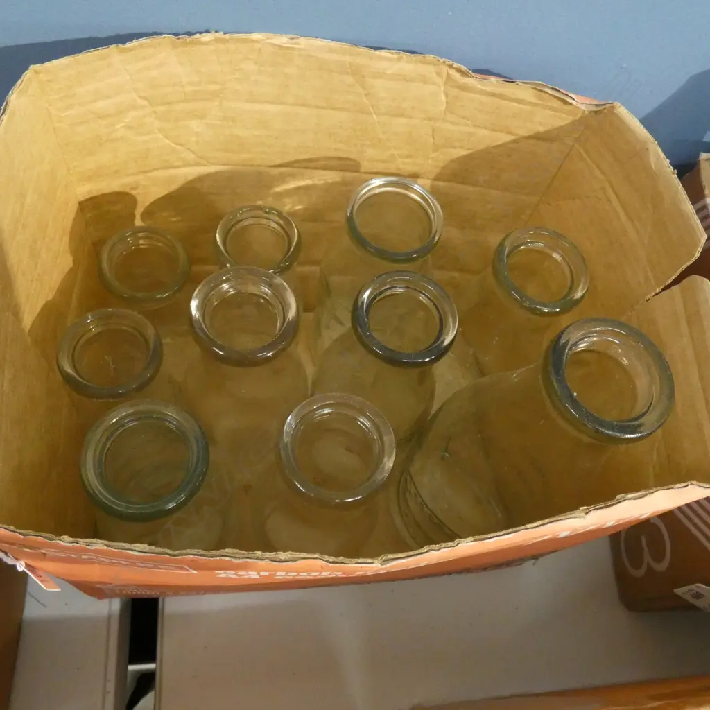 BOX LOT VINTAGE MILK BOTTLES ETC Image 1++