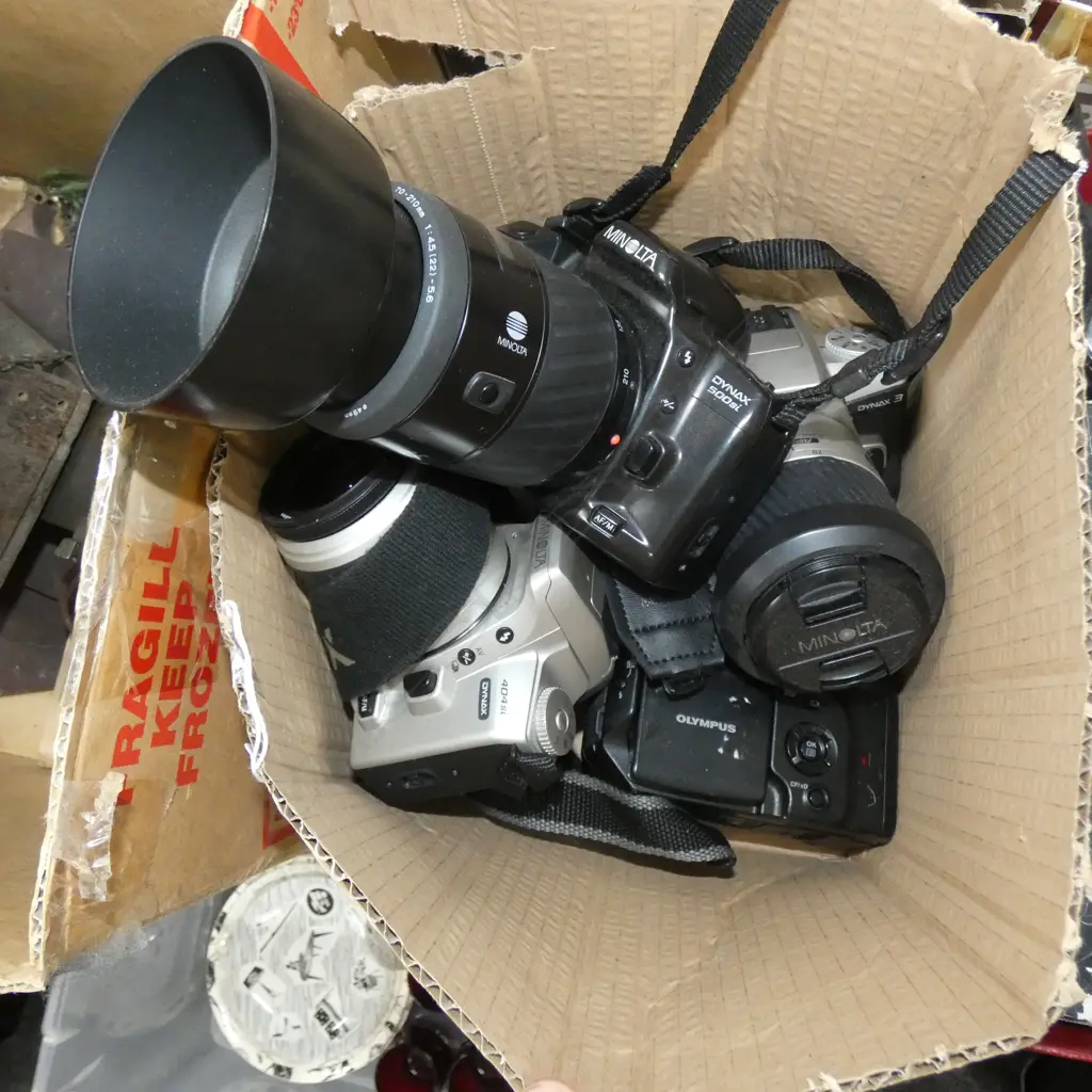 SM BOX OLD CAMERAS & LENSES Image 1++