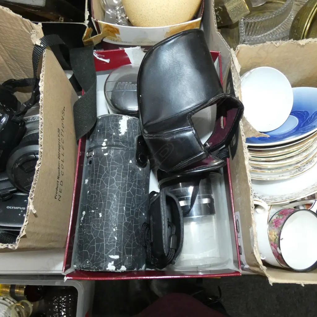 SM BOX CAMERA EQUIPMENT; LENSES ETC. Image 1++