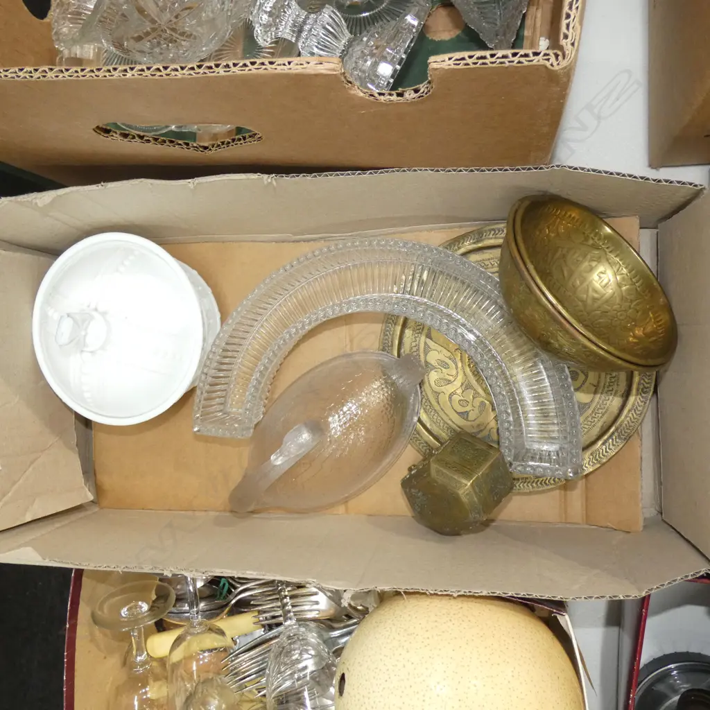 BOX ASST VINTAGE BRASS & GLASS INCL MILK GLASS CROWN LIDDED DISH Image 1++