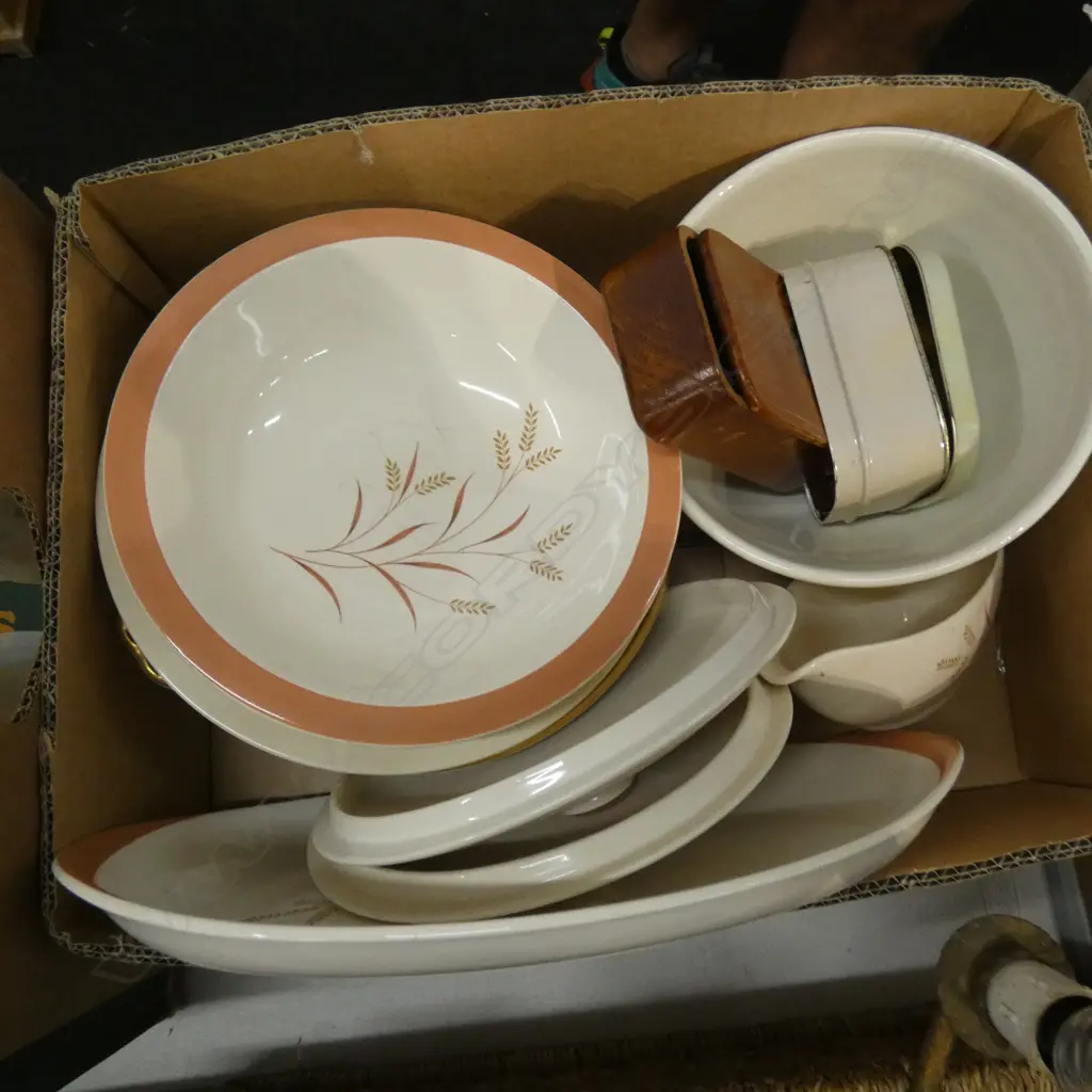 BOX LOT ASST. DINNER WARE Image 1++