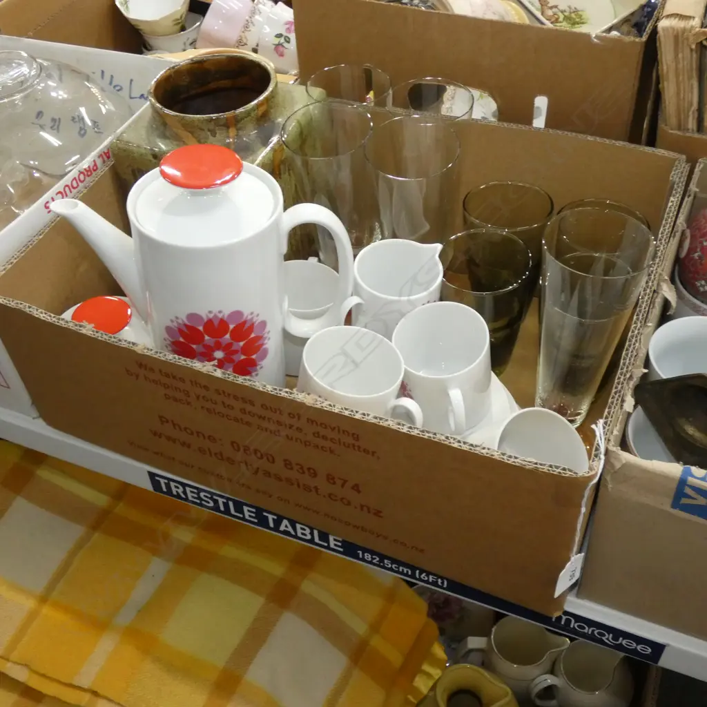 BOX LOT SQUARE VASE, GLASSES, THOMAS COFFEE SET ETC Image 1++
