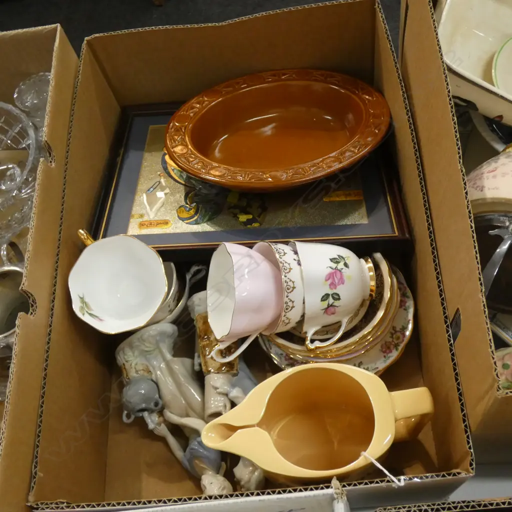 BOX ASST CHINA & COLLECTABLES INCL TRIOS / ORIENTAL ART ETC. Image 1++