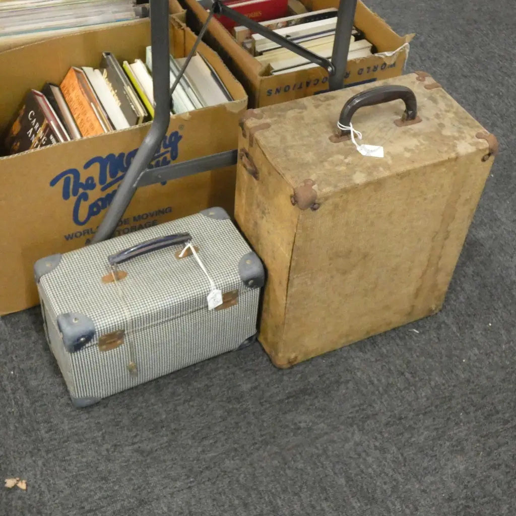 EUMIG 8mm FILM PROJECTOR & SLIDE PROJECTOR... Image 1++