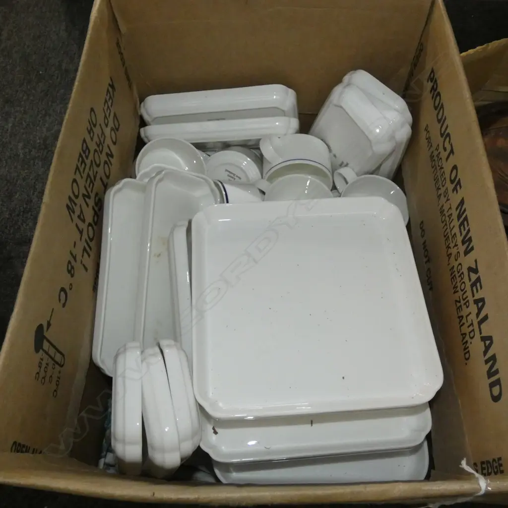 BIG BOX LOT ROYAL DOULTON NZ ANSETT AIRWAYS CUPS & PLATES  Image 1++