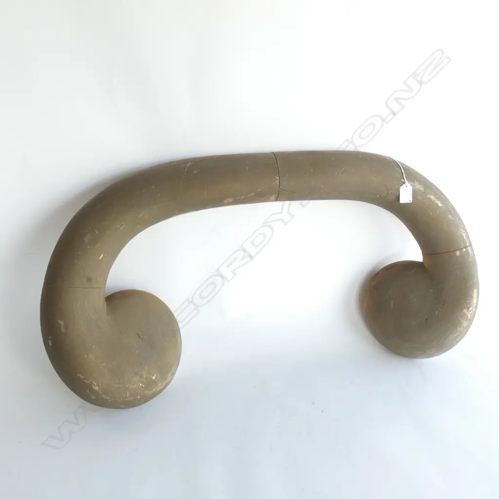 LG HEAVY GOLD PAINTED WOODEN SCULTURE - HAS HOLES AT BASE TO HANG L 800MM Image 1++
