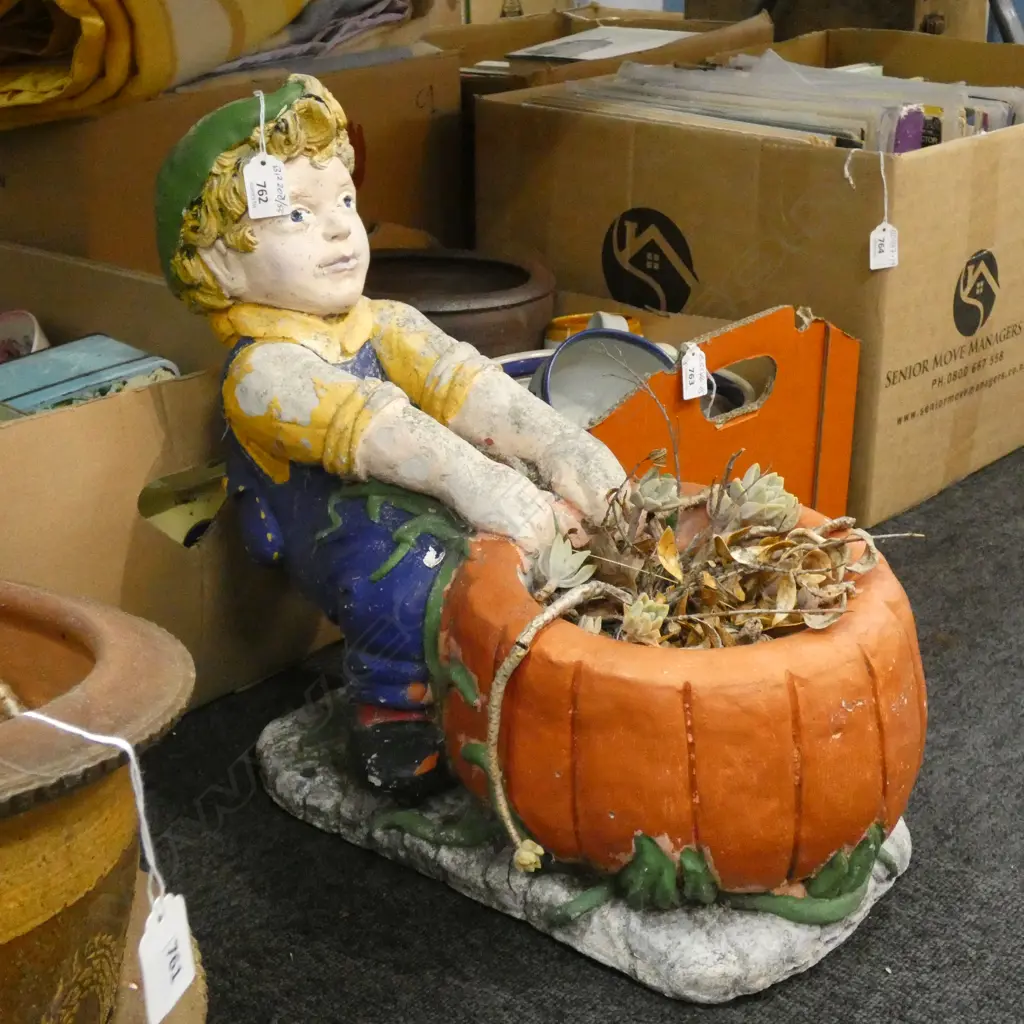 CONCRETE PLANTER BOY WITH PUMPKIN L 600 MM Image 1++
