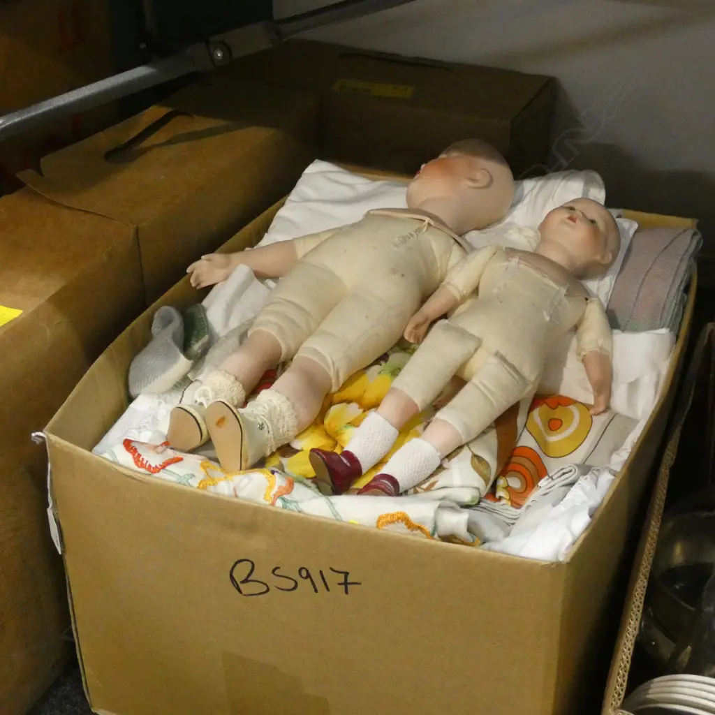 BOX LOT 3 WOOLEN BLANKETS, ASST. LINENS, DOLLS Image 1++