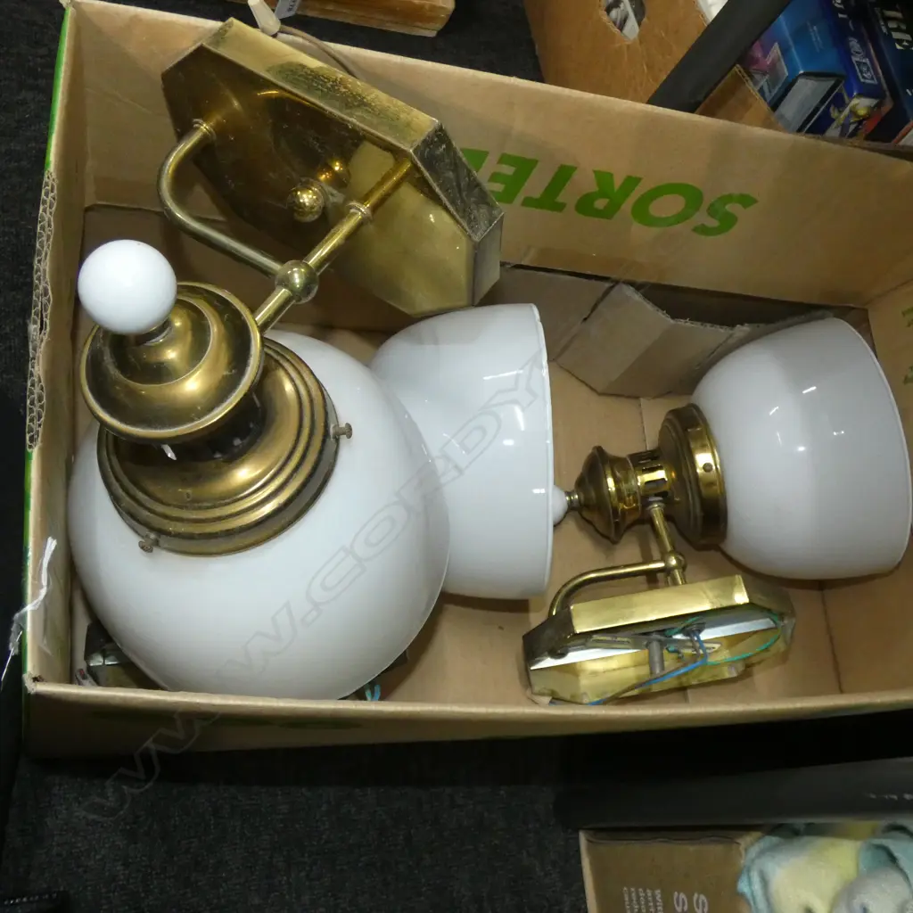 3 WHITE GLASS & BRASS WALL LIGHTS DIA 190MM Image 1++