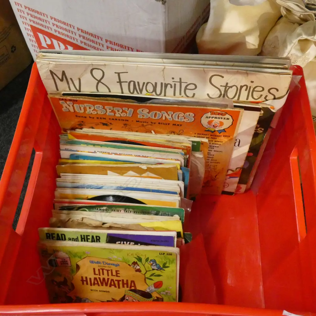 CRATE OLD EP & LP CHILDRENS RECORDS  Image 1++