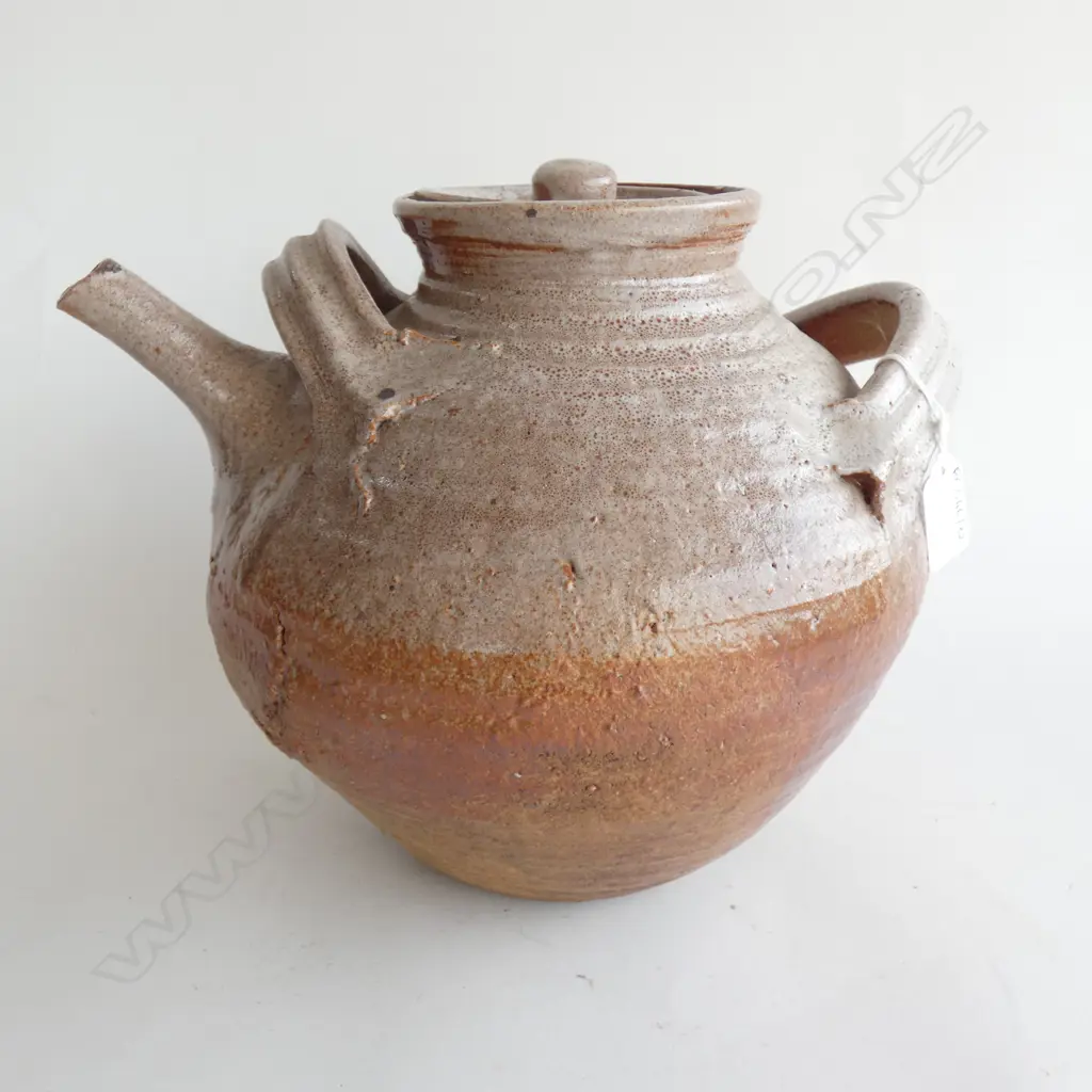 IAN SMAILLE LARGE STUDIO POTTERY TEAPOT H.230mm Image 1++