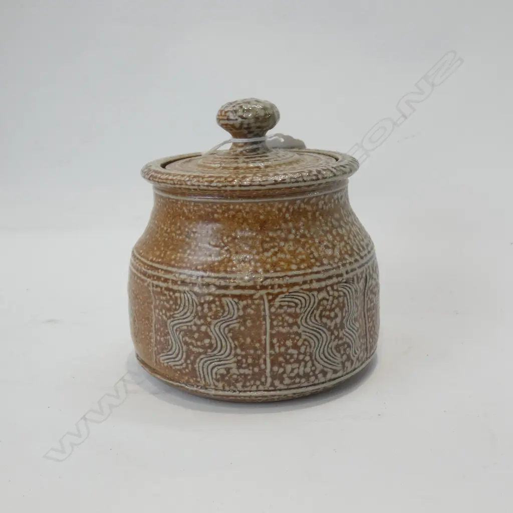 'CP' POTTER UNKNOWN SALT GLAZED LIDDED JAR H.130mm Image 1++