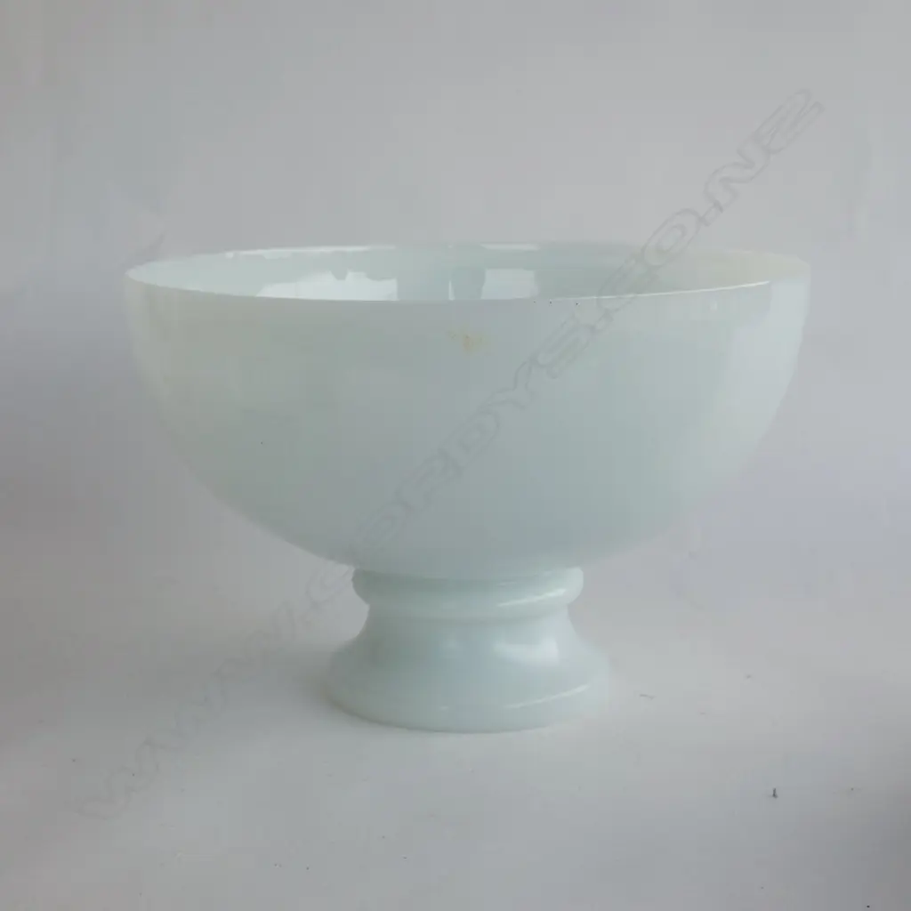 LG VINTAGE WHITE GLASS CEILING LIGHT DIA  295MM Image 1++