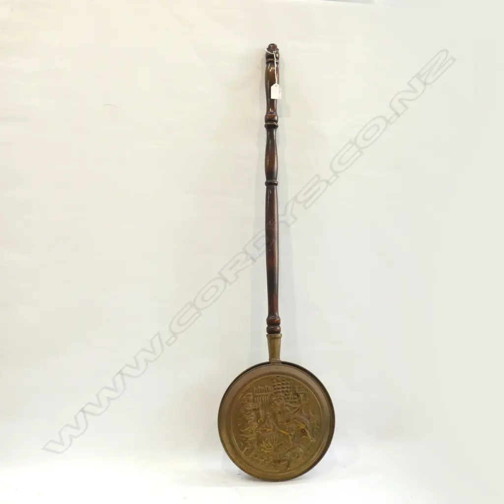 BRASS BED WARMER w WOODEN HANDLE L 1000MM Image 1++