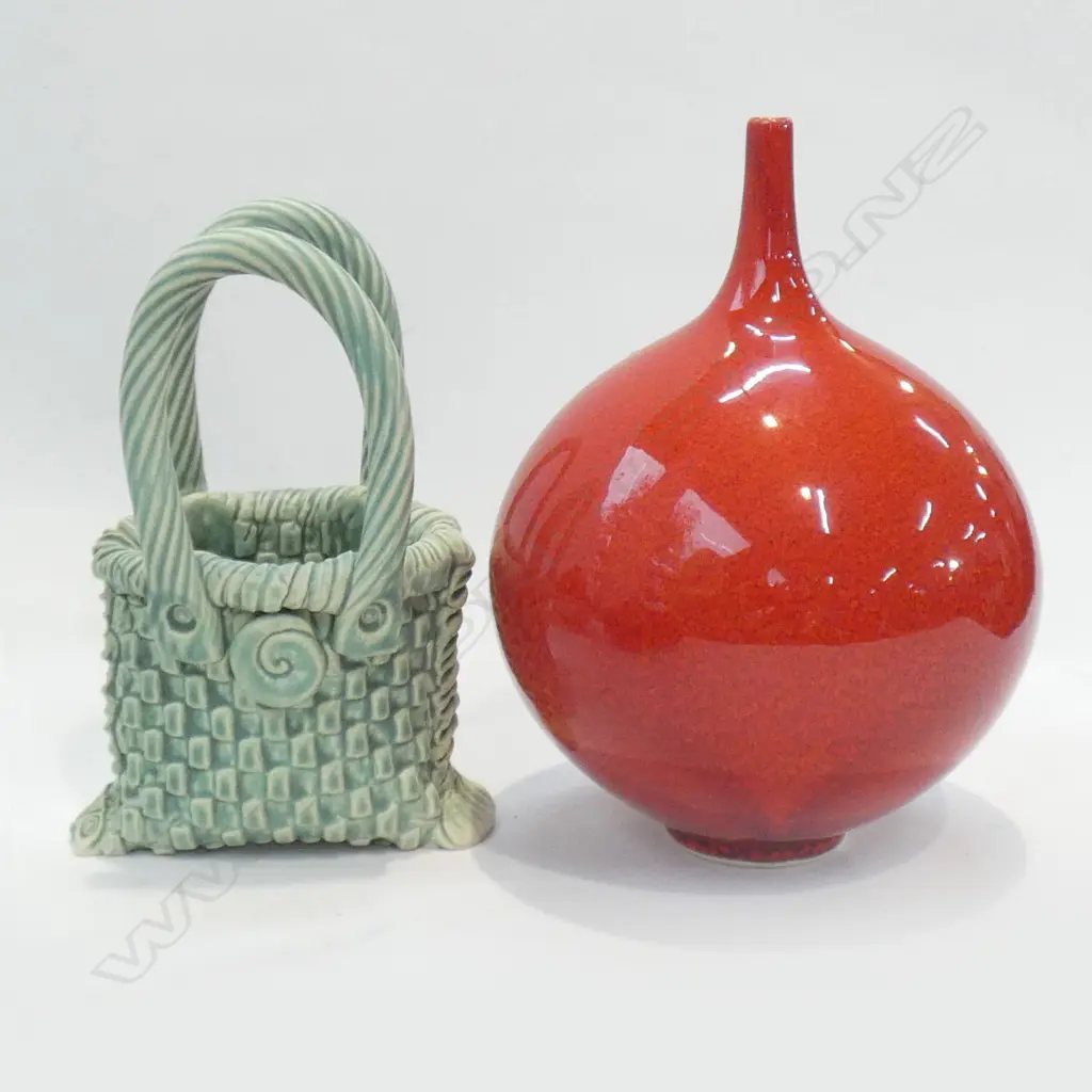 PETER COLLIS RED ORB VASE H.170mm + STUDIO POTTERY KETE Image 1++