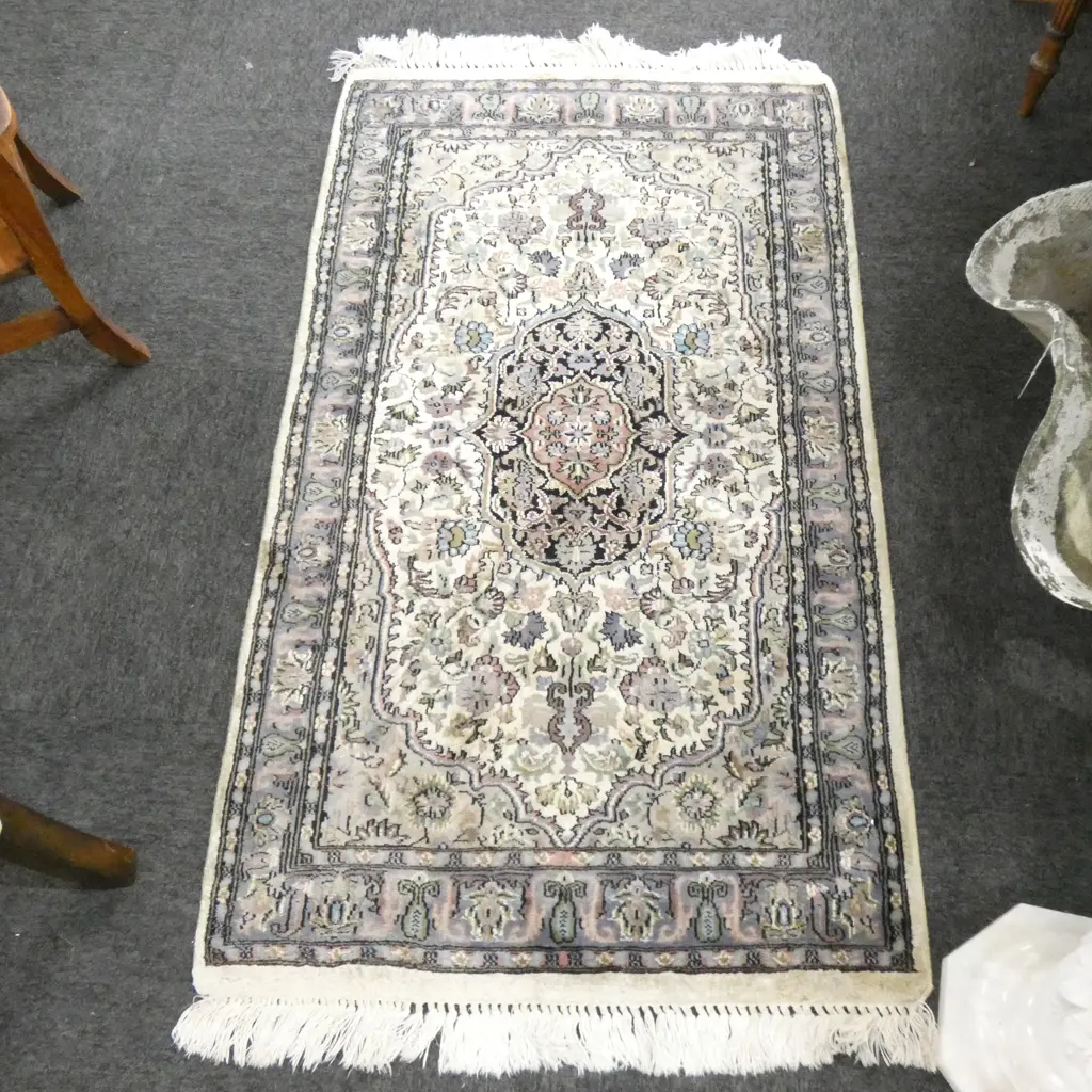 SILK FLOOR RUG 1380 X 790 MM Image 1++