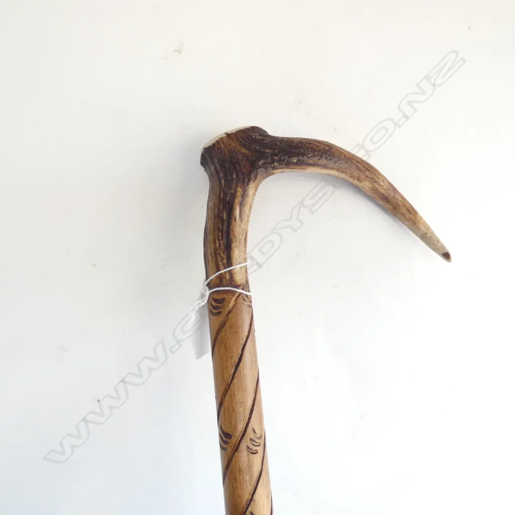CARVED WOODEN WALKING STICK WITH ANTLER HANDLE  Image 1++