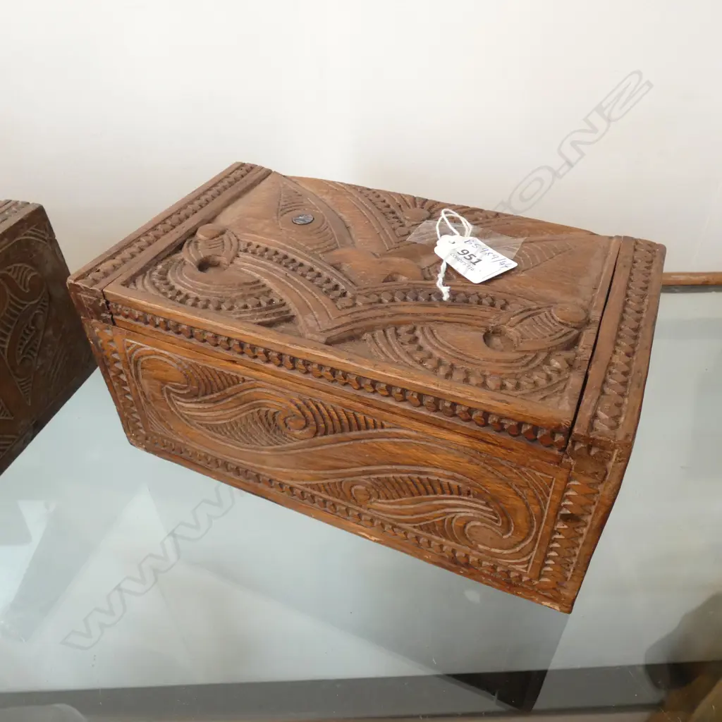 CARVED WOODEN MAORI BOX L.235mm Image 1++