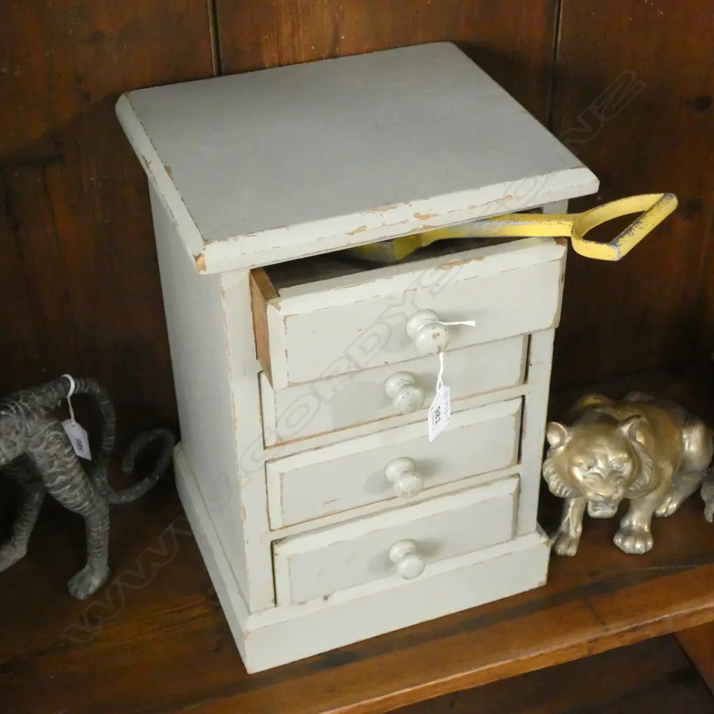 JEWELLERY OR TRINKET DRAWERS & OLD CHILD'S TOY SPADE Image 1++