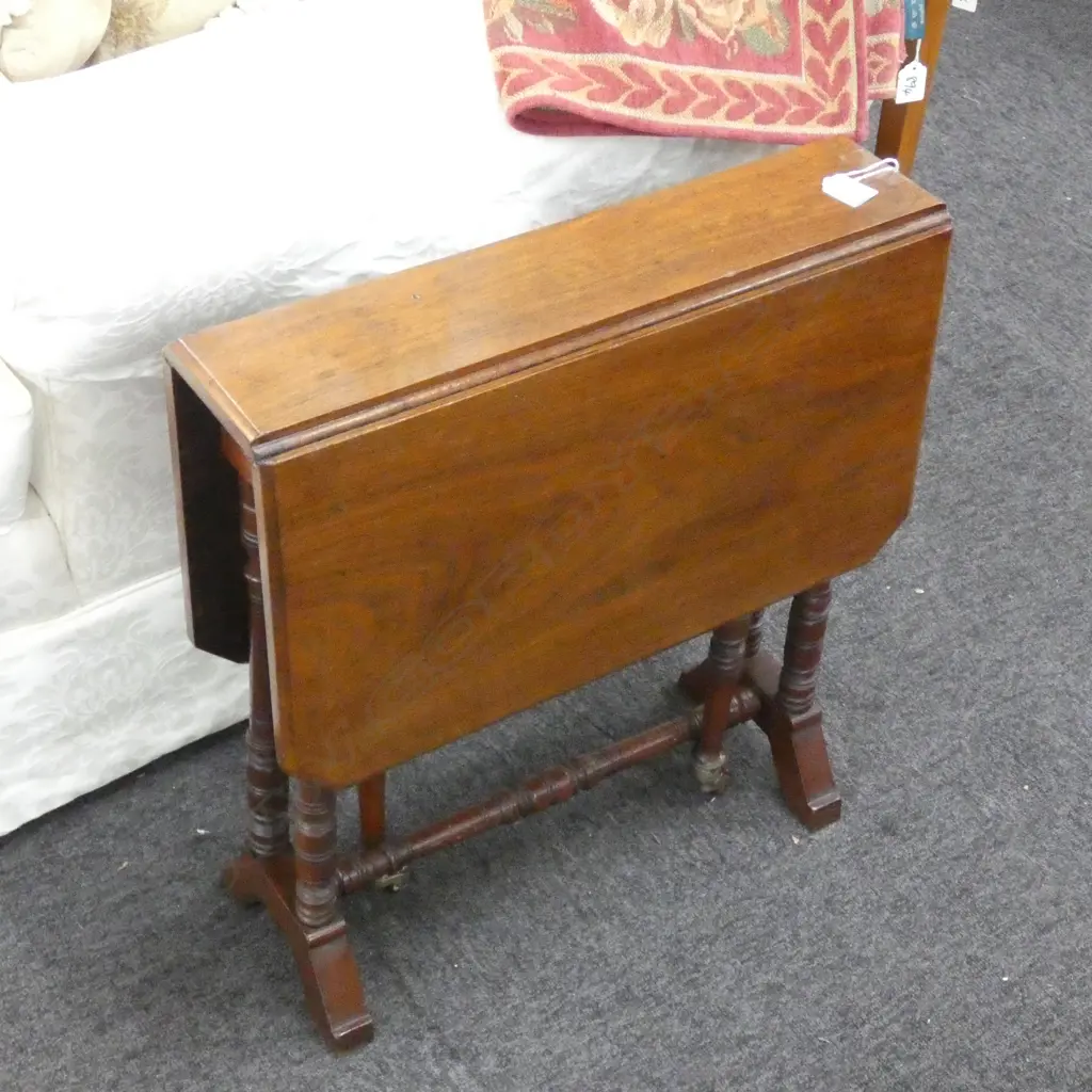 SMALL WALNUT GATE LEG TABLE BY JAMES SHOOLBRED & Co. LONDON H.560mm Image 1++